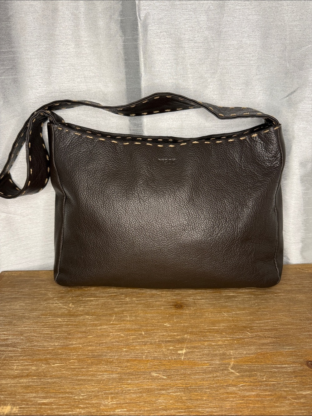 The Sak Elliott Lucca Hobo Bag Pebbled Leather Dark Brown Contrast Stitching Vtg